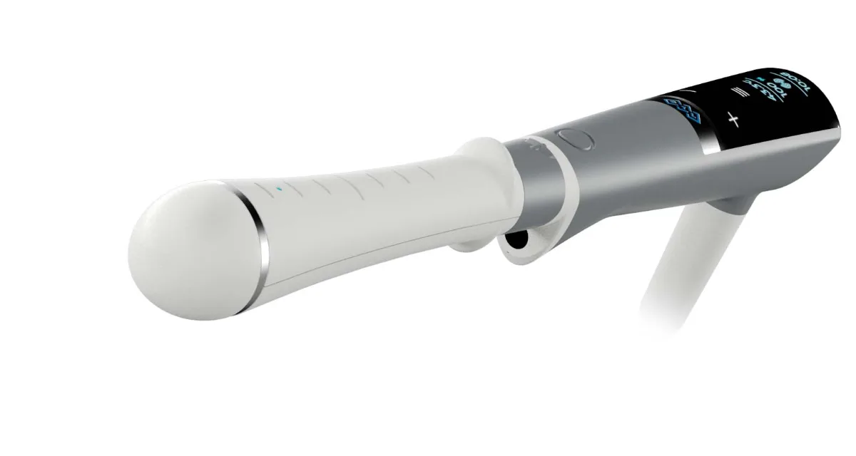 Emfemme 360 handpiece and treatment room